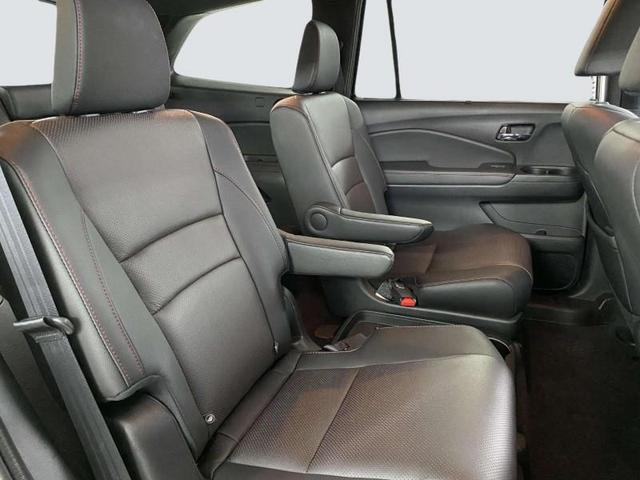 Photo of 2020 Black Honda Pilot