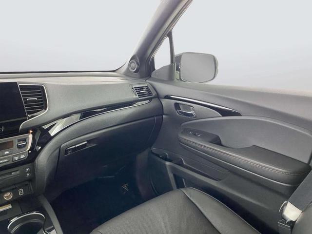 Photo of 2020 Black Honda Pilot