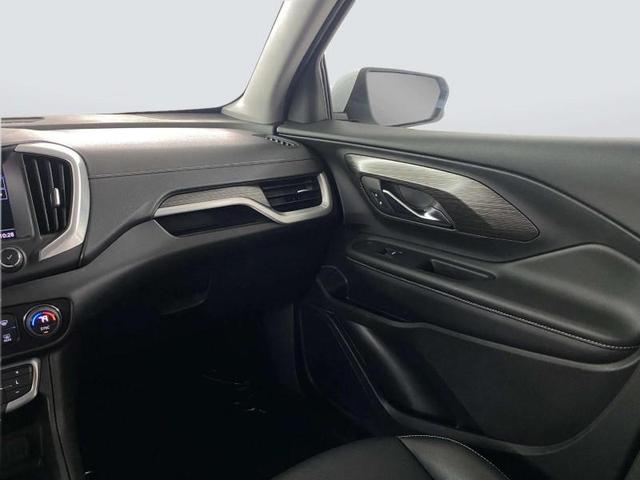 Photo of 2024 White GMC Terrain