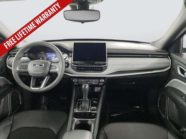 Photo of 2024 Diamond Black Jeep Compass