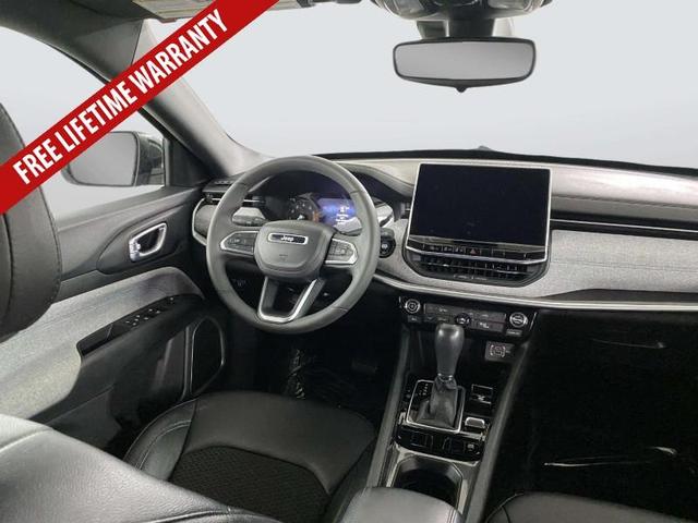 Photo of 2024 Diamond Black Jeep Compass