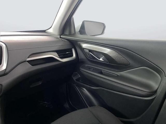 Photo of 2024 White GMC Terrain