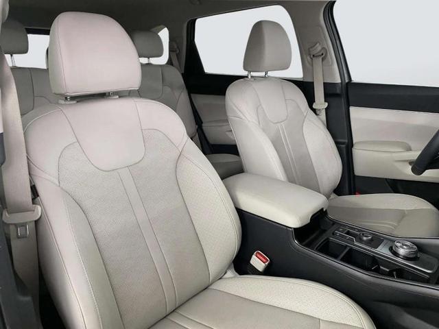 Photo of 2025 Steel Gray Kia Sorento Hybrid