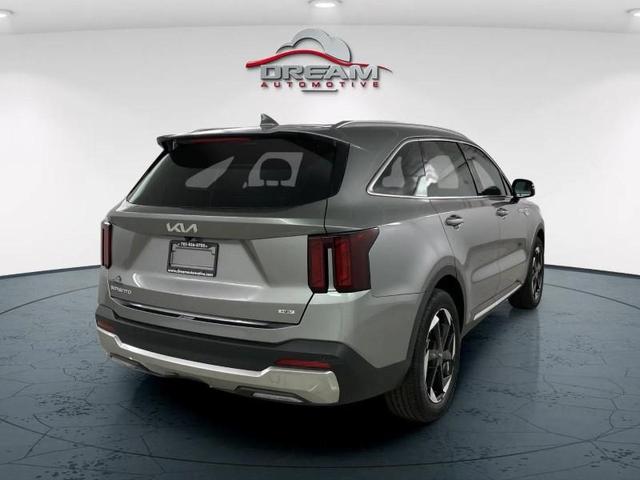 Photo of 2025 Steel Gray Kia Sorento Hybrid