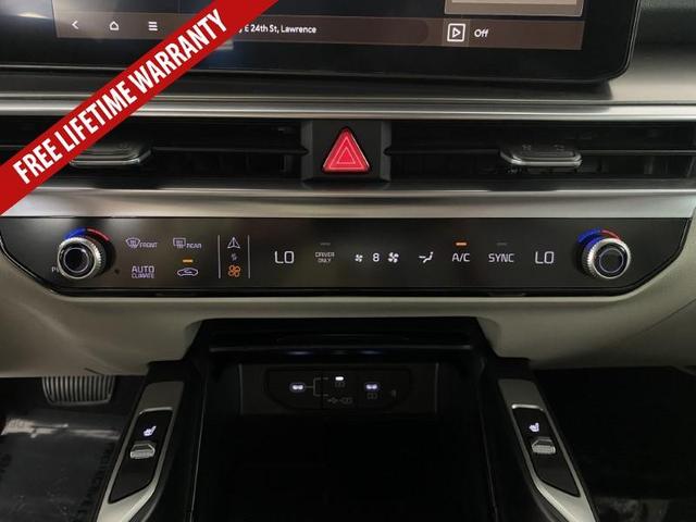 Photo of 2025 Steel Gray Kia Sorento Hybrid