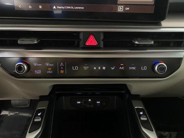 Photo of 2025 Steel Gray Kia Sorento Hybrid
