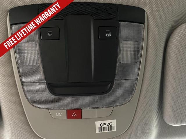 Photo of 2025 Steel Gray Kia Sorento Hybrid