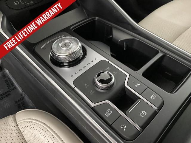 Photo of 2025 Steel Gray Kia Sorento Hybrid