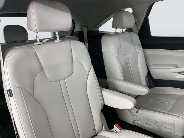 Photo of 2025 Steel Gray Kia Sorento Hybrid