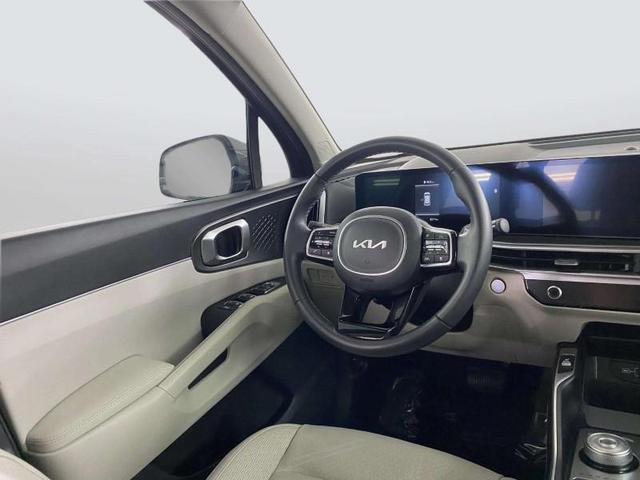 Photo of 2025 Steel Gray Kia Sorento Hybrid