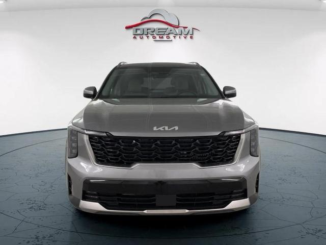 Photo of 2025 Steel Gray Kia Sorento Hybrid