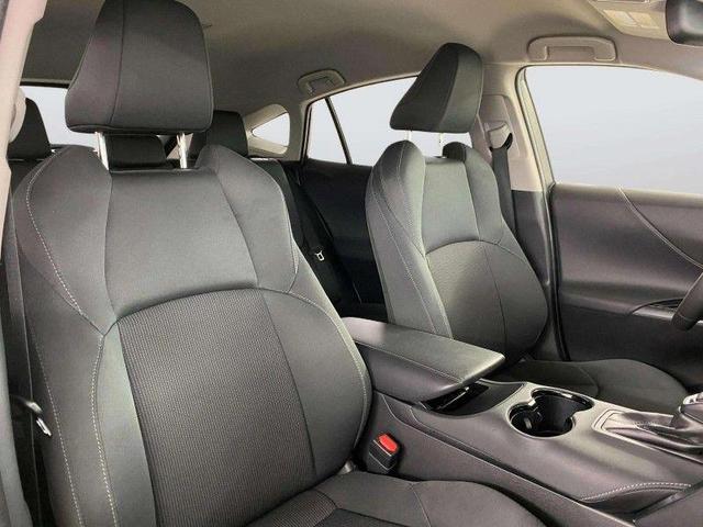 Photo of 2022 Blizzard Pearl Toyota Venza