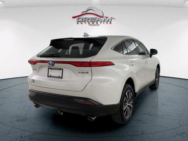 Photo of 2022 Blizzard Pearl Toyota Venza