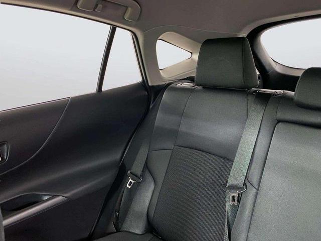 Photo of 2022 Blizzard Pearl Toyota Venza
