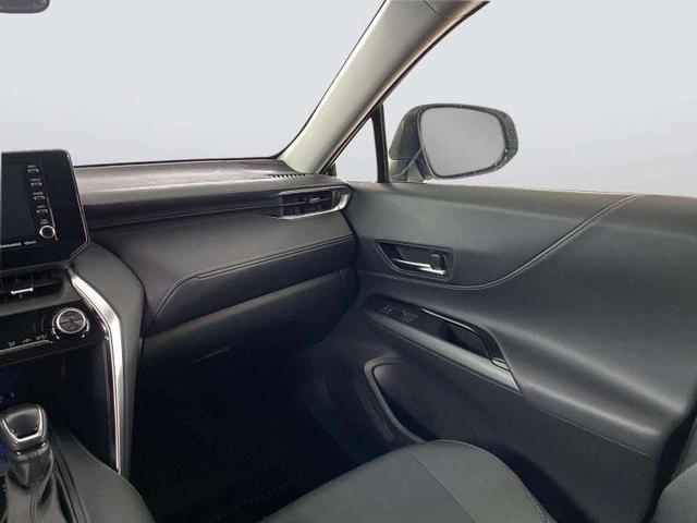 Photo of 2022 Blizzard Pearl Toyota Venza