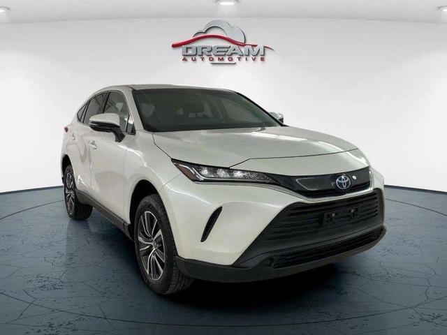 Photo of 2022 Blizzard Pearl Toyota Venza