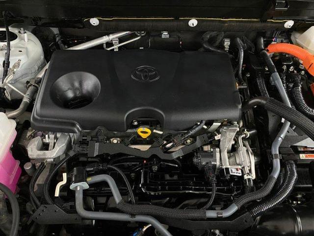 Photo of 2022 Blizzard Pearl Toyota Venza