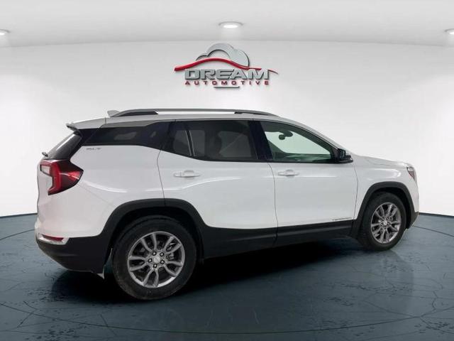 Photo of 2024 White GMC Terrain