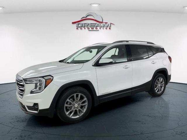 Photo of 2024 White GMC Terrain