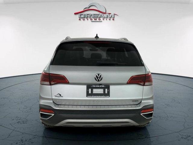 Photo of 2023 Pyrite Silver Metallic Volkswagen Taos