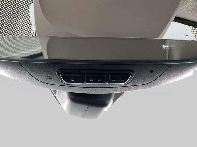 Photo of 2023 Pyrite Silver Metallic Volkswagen Taos