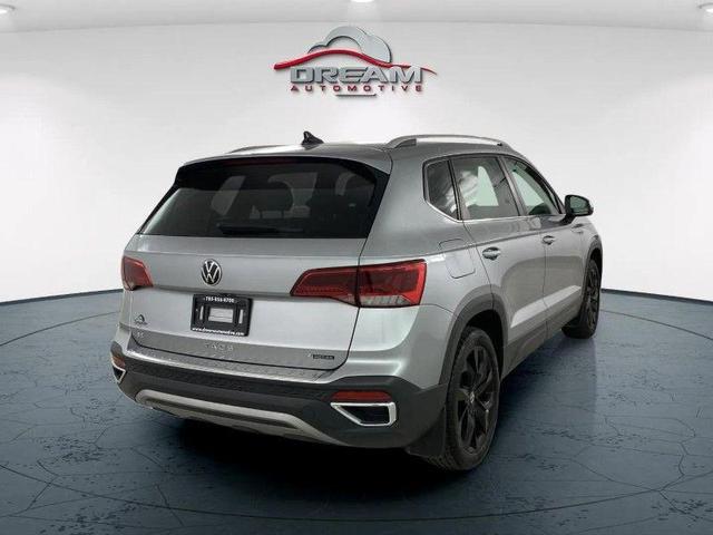 Photo of 2023 Pyrite Silver Metallic Volkswagen Taos