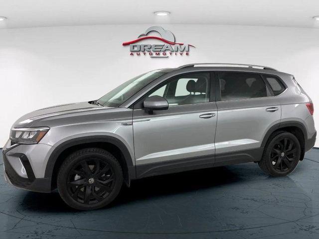 Photo of 2023 Pyrite Silver Metallic Volkswagen Taos