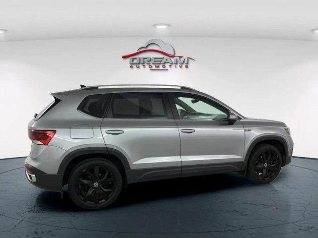 Photo of 2023 Pyrite Silver Metallic Volkswagen Taos