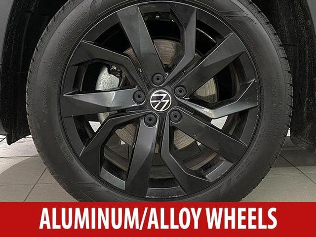 Photo of 2023 Pyrite Silver Metallic Volkswagen Taos
