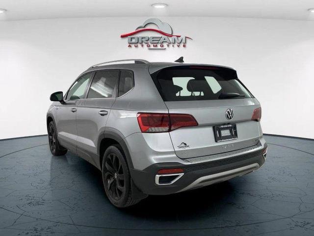 Photo of 2023 Pyrite Silver Metallic Volkswagen Taos