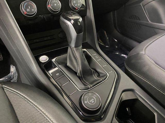 Photo of 2023 Pyrite Silver Metallic Volkswagen Taos