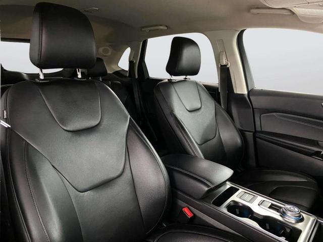 Photo of 2022 Silver Ford Edge
