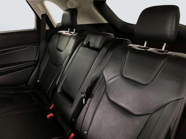 Photo of 2022 Silver Ford Edge