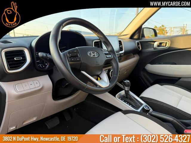 Photo of 2022 Galactic Gray Hyundai VENUE