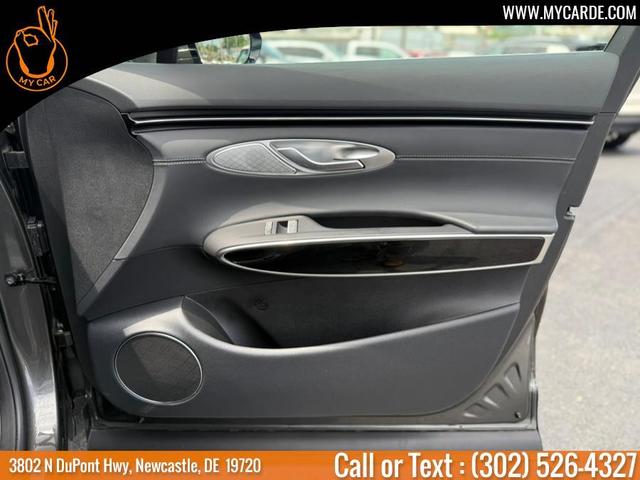 Photo of 2025 Makalu Gray Genesis GV70