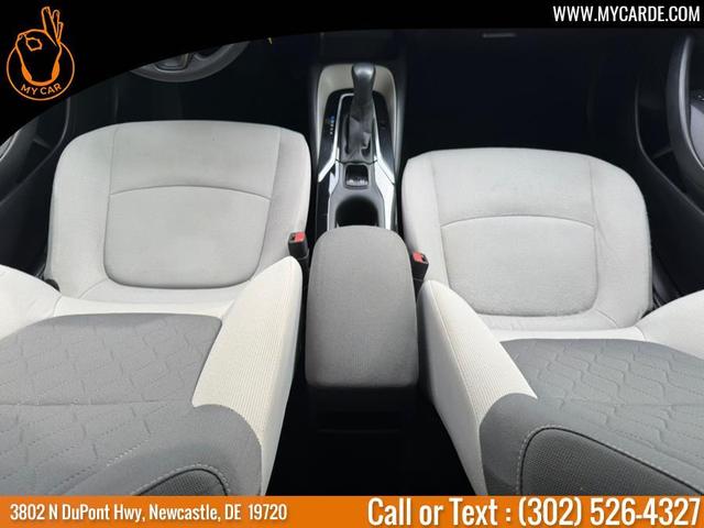 Photo of 2021 Classic Silver Metallic Toyota Corolla