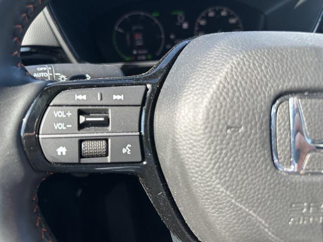 Photo of 2024 Platinum White Pearl Honda CR-V Hybrid