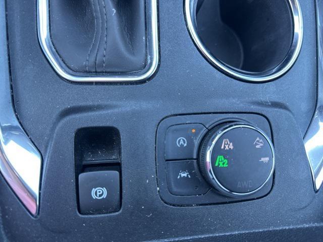 Photo of 2023 Mosaic Black Metallic Chevrolet Traverse