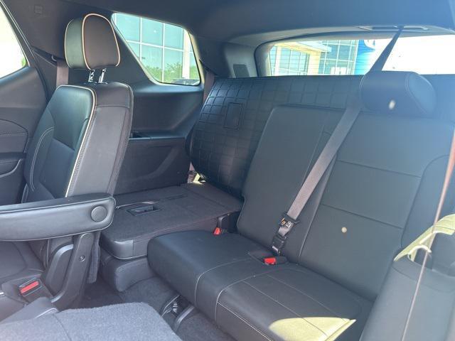 Photo of 2023 Mosaic Black Metallic Chevrolet Traverse