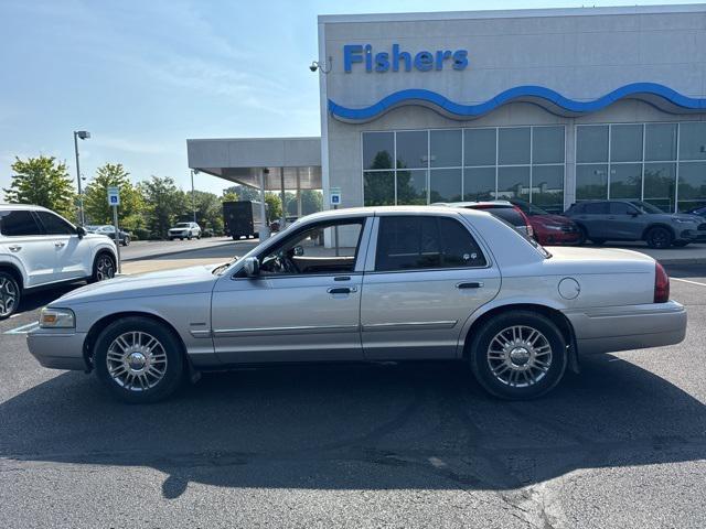 Photo of 2010 Gold Mercury Grand Marquis
