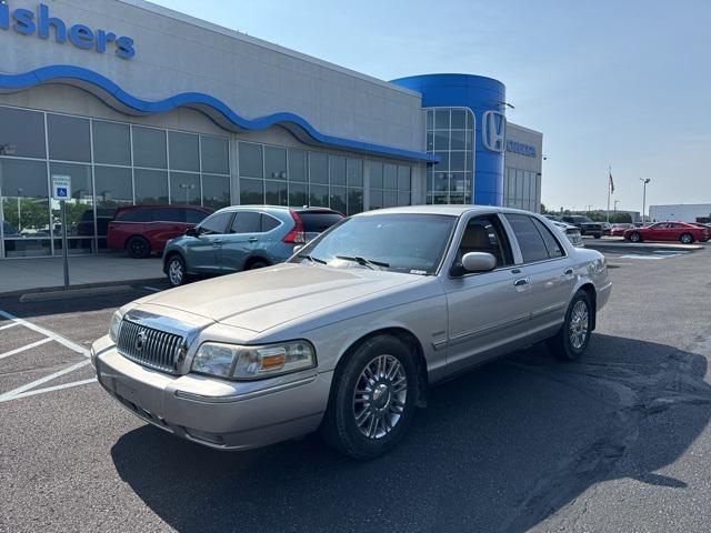 Photo of 2010 Gold Mercury Grand Marquis