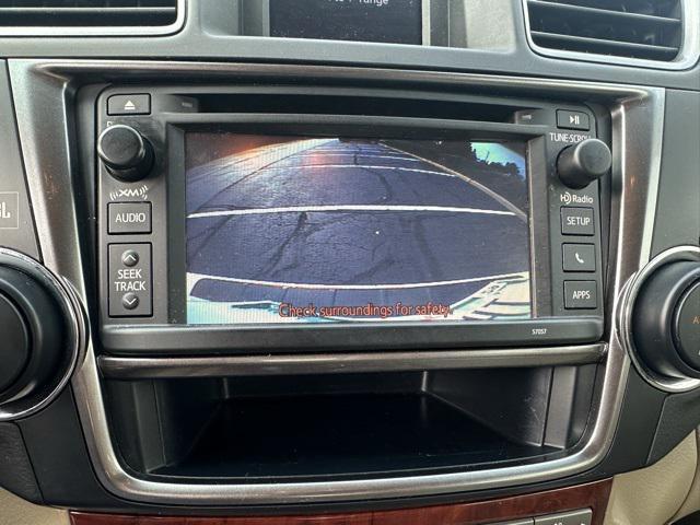 Photo of 2013 Blizzard Pearl Toyota Highlander