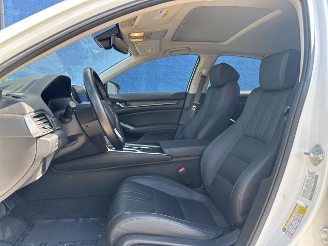 Photo of 2021 Platinum White Pearl Honda Accord
