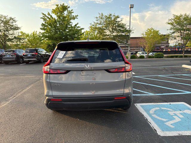 Photo of 2025 Urban Gray Pearl Honda CR-V