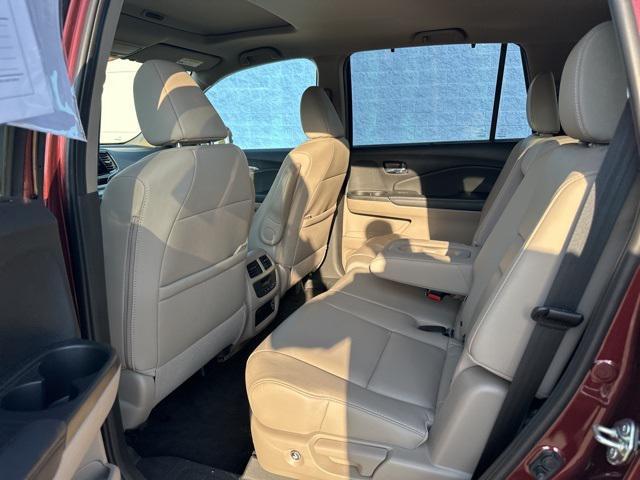 Photo of 2019 Red Honda Pilot