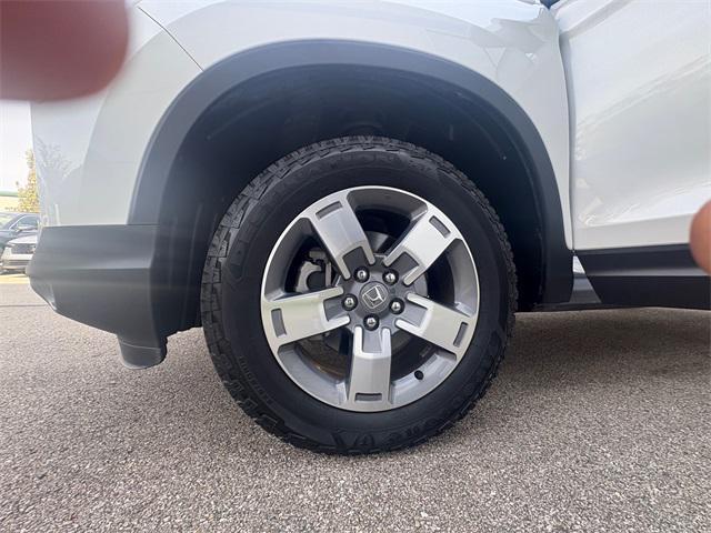 Photo of 2024 Platinum White Pearl Honda Ridgeline