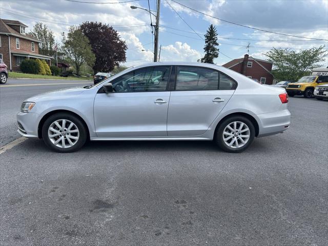 Photo of 2015 Pure White Volkswagen Jetta