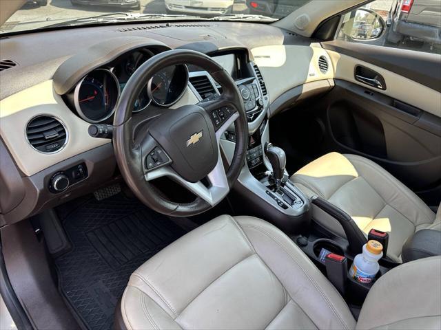 Photo of 2013 Champagne Chevrolet Cruze