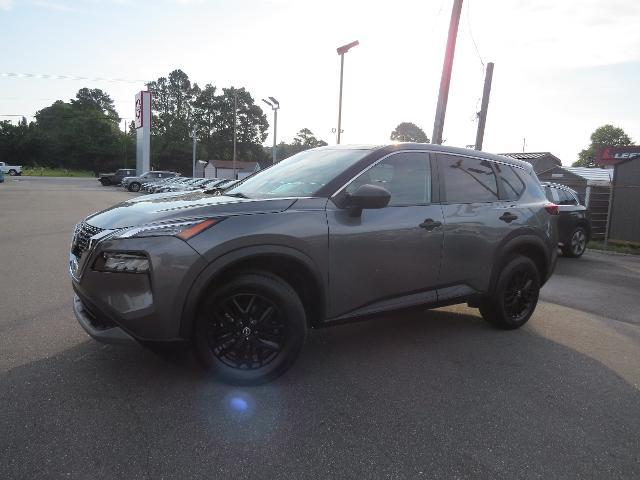 Photo of 2023 Gun Metallic Nissan Rogue