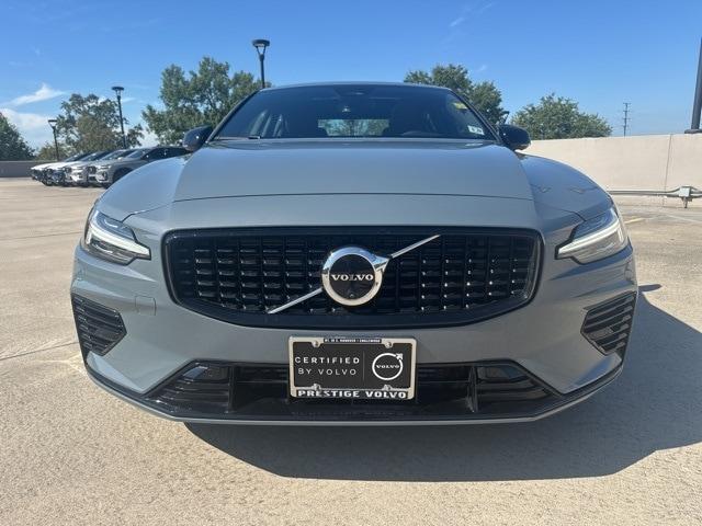 Photo of 2024 Thunder Gray Metallic Volvo S60 Recharge Plug-In Hybrid
